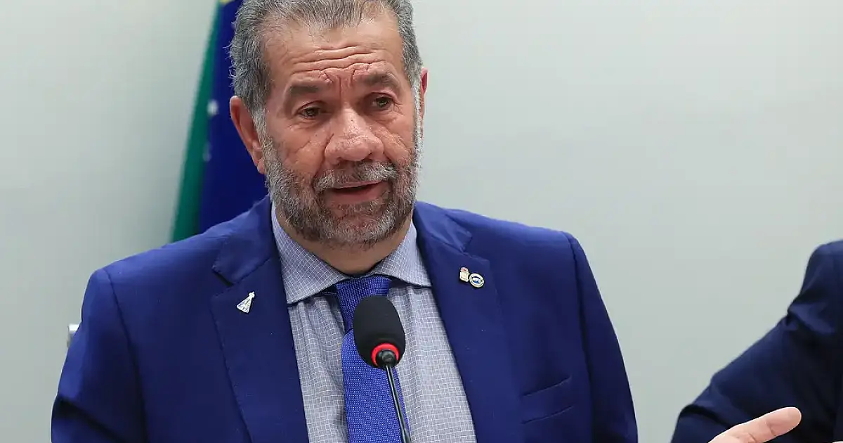Após fraude no INSS, Lupi pede demissão do Ministério da Previdência