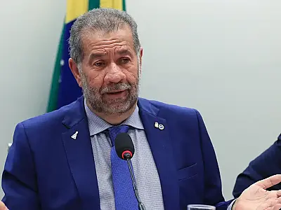 Após fraude no INSS, Lupi pede demissão do Ministério da Previdência