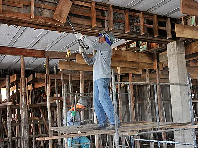 Construção civil lidera geração de empregos em MS e impulsiona saldo positivo em 2025