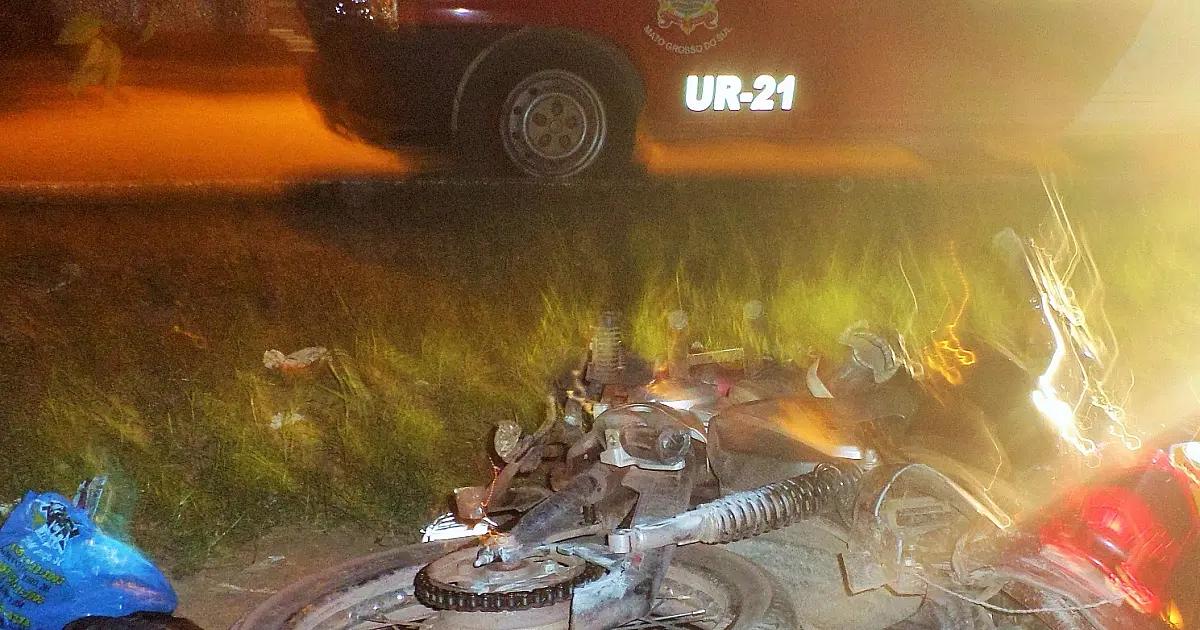 Sargento da Marinha está em coma após colisão entre carro e moto