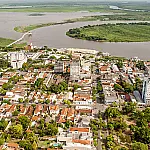 Uma cidade fronteiriça