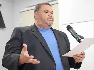 Jovan pede adicional de insalubridade para servidores de limpeza e merenda