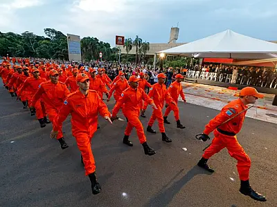 Bombeiros de MS recebem viaturas e reforço para combater incêndios no Estado