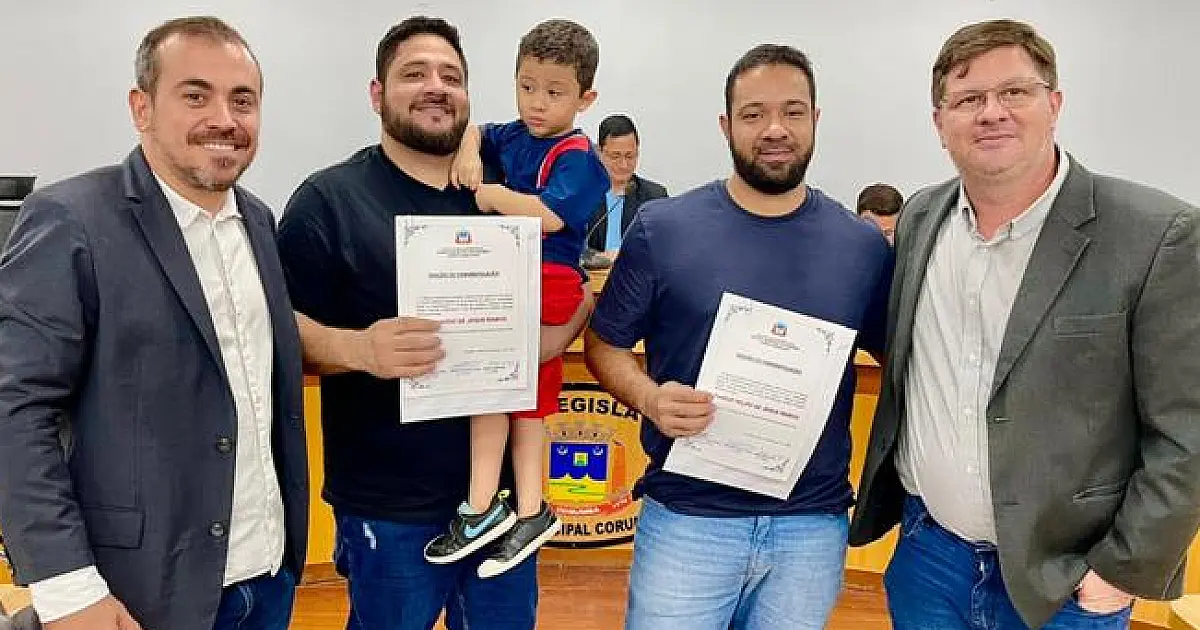 Empresários são homenageados por show que marcou o retorno de eventos na cidade