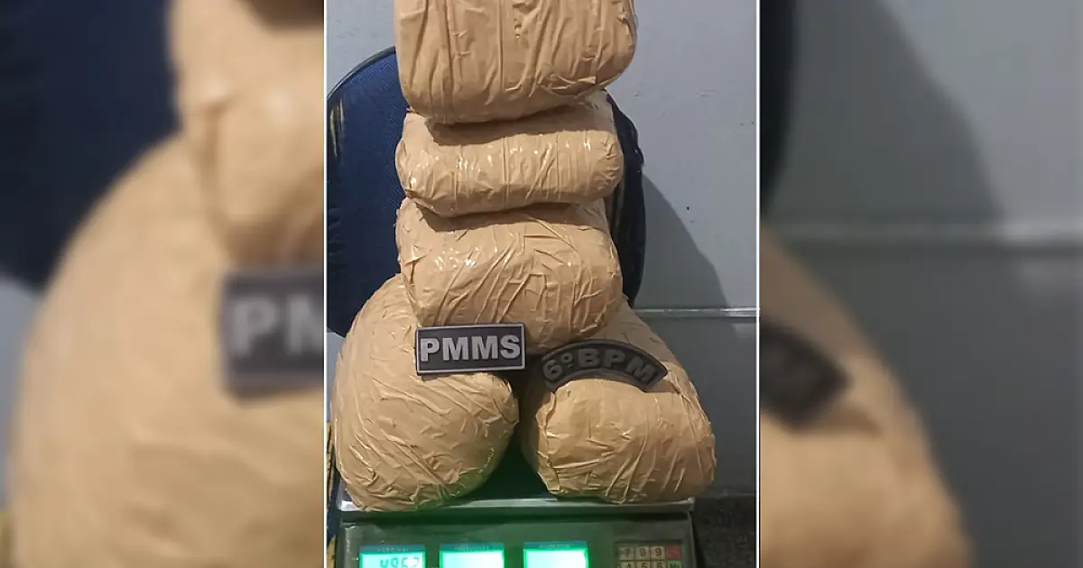 Passageiro foge pela mata para escapar do flagrante de tráfico de maconha