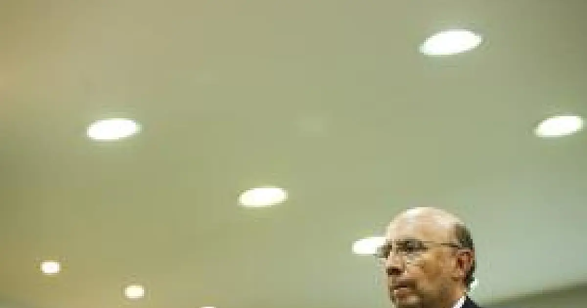 Meirelles diz que país deve sair da recessão no primeiro trimestre