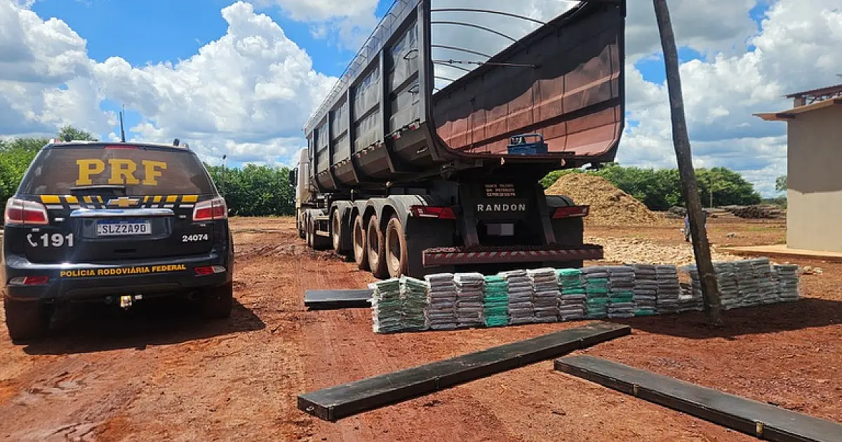 PRF apreende 182 kg de cocaína em caminhão na BR-262
