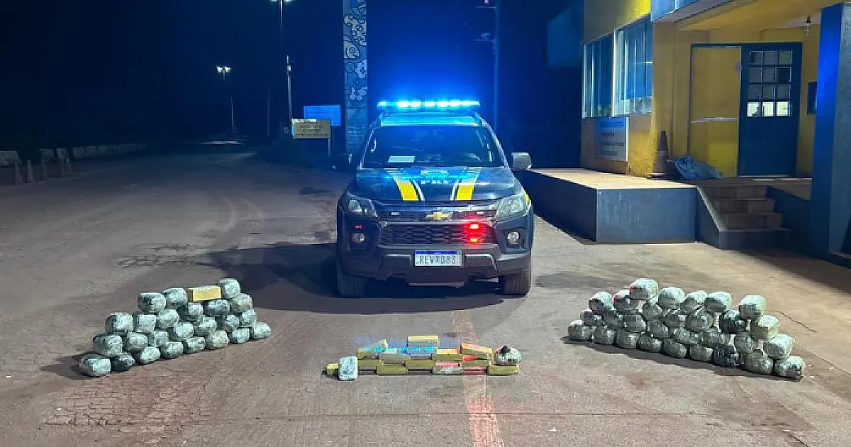 Boliviano é preso com mais de 70 kg de drogas em ônibus na BR-262