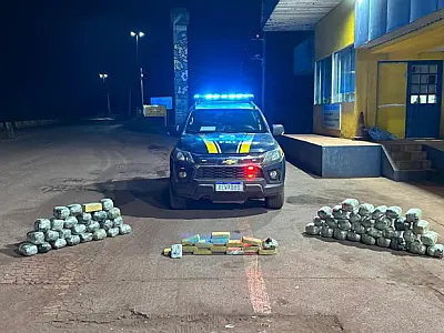 Boliviano é preso com mais de 70 kg de drogas em ônibus na BR-262