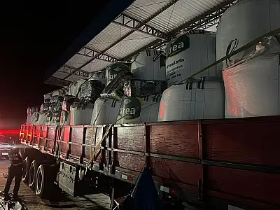 PF apreende quase 373 kg de drogas escondidas em caminhão em Corumbá