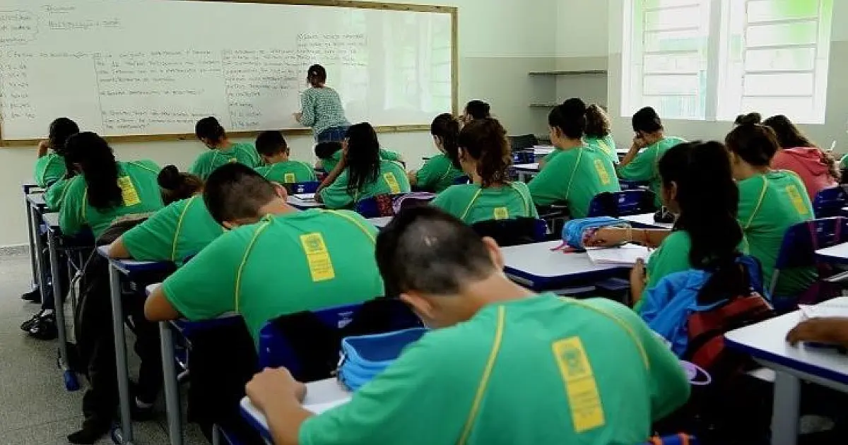 Após dois anos com salários congelados, professores de MS comemoram reajuste de 33,24%