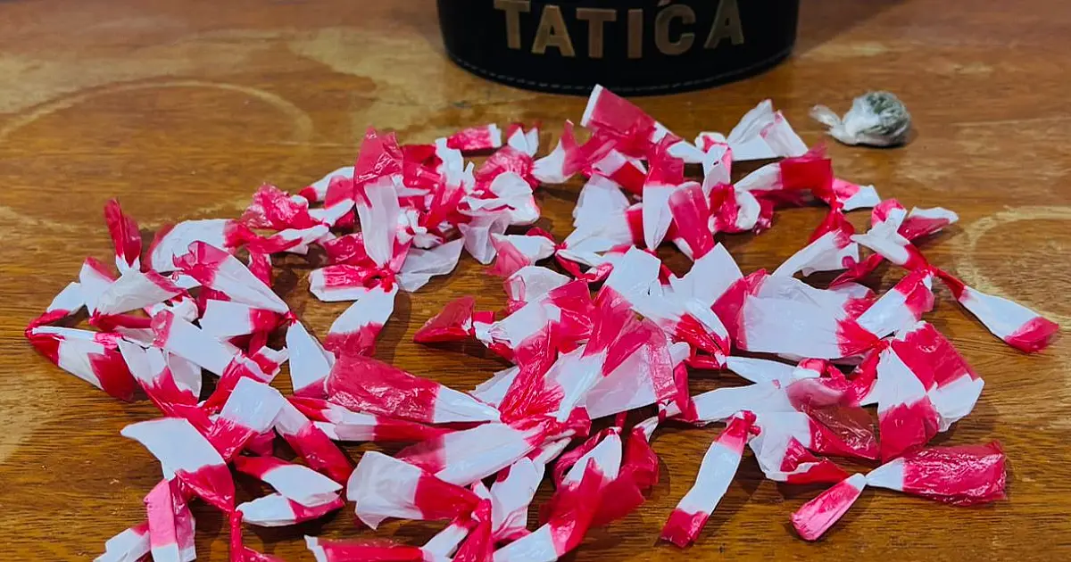 PM apreende adolescente com 51 porções de cocaína em Corumbá