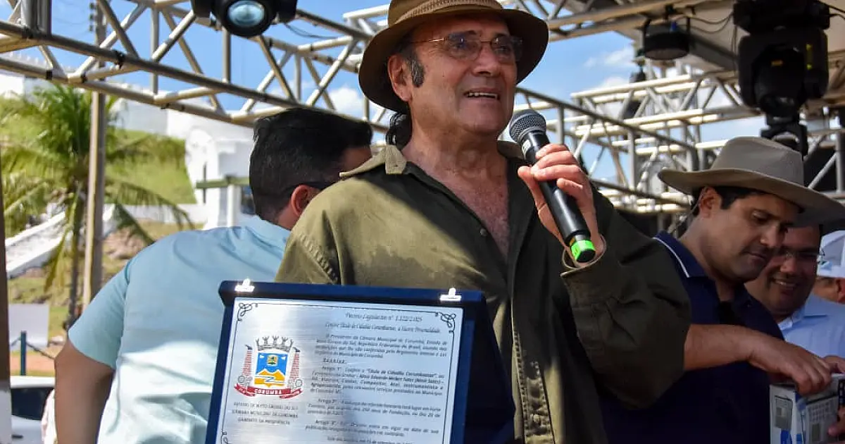 Almir Sater recebe título de Cidadão Corumbaense em ato no Forte de Coimbra