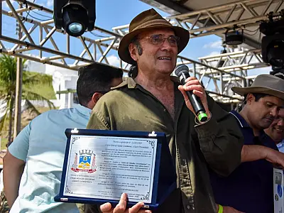 Almir Sater recebe título de Cidadão Corumbaense em ato no Forte de Coimbra