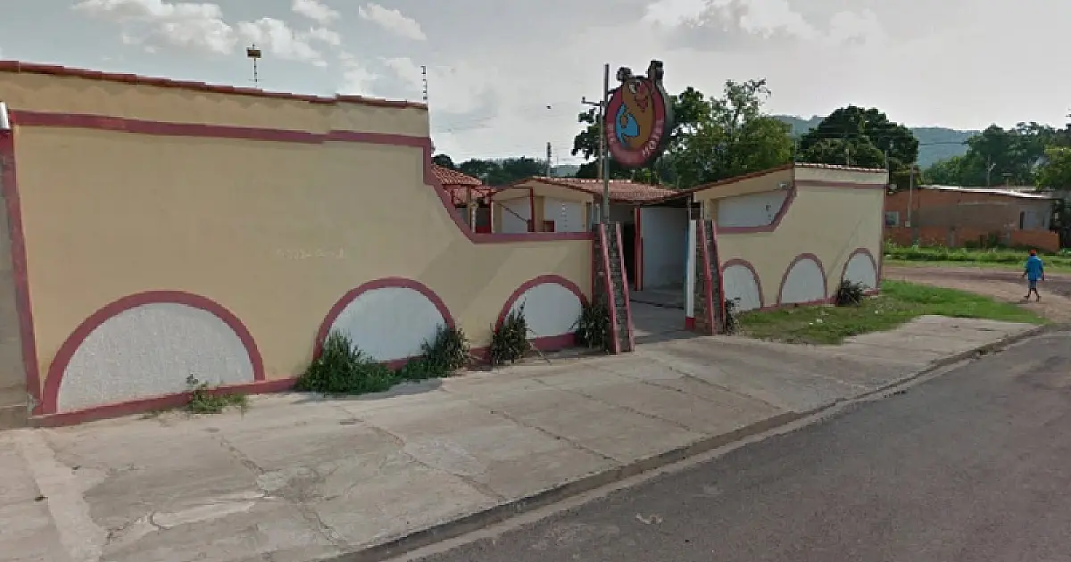 Homem morre em quarto de motel e acompanhante foge