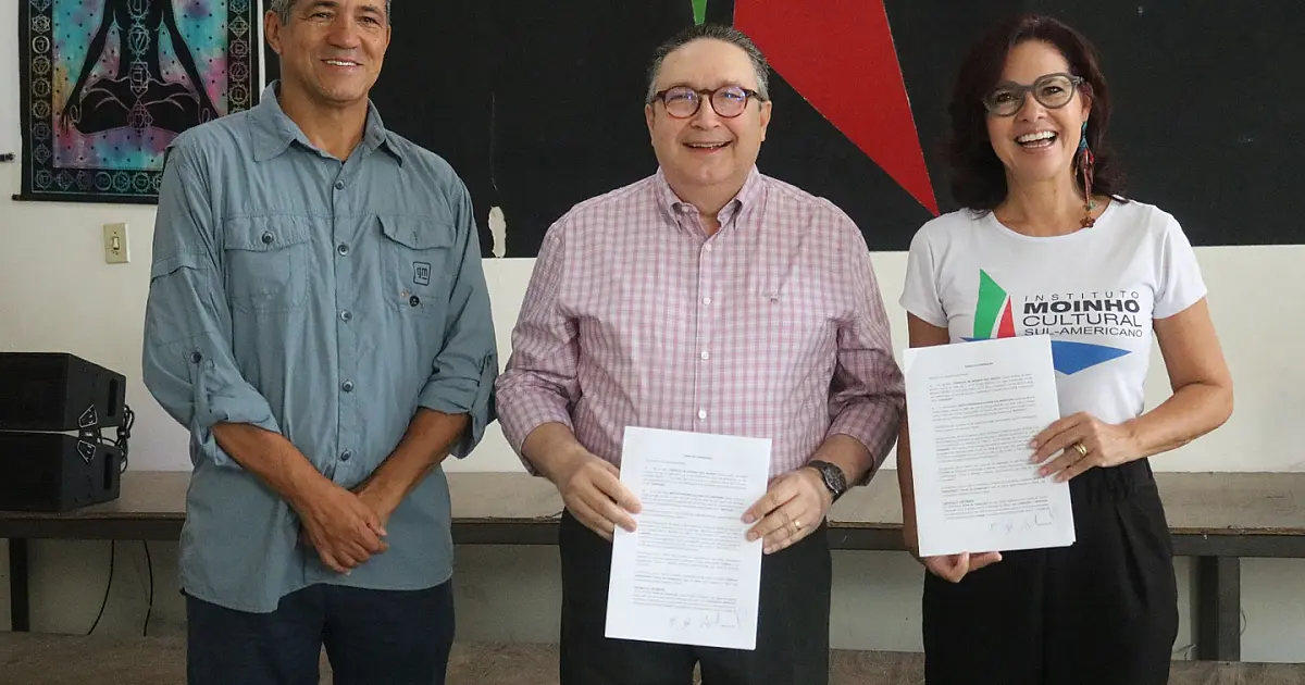 Cerimônia oficializa a cedência do prédio em que funciona o Moinho Cultural por mais 20 anos