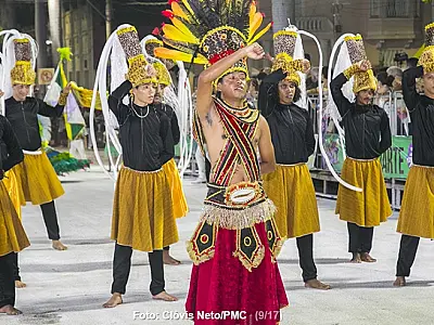Com mensagem de cuidado para as matas, Marquês homenageia Oxóssi em seu desfile