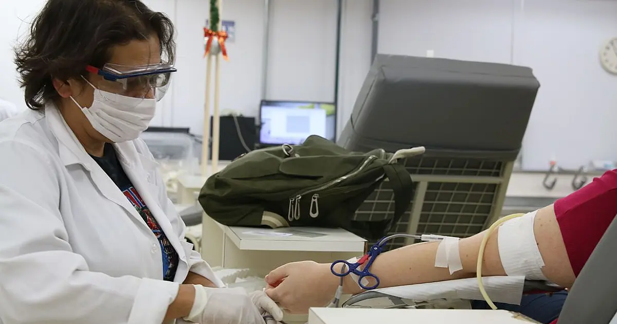 Queda na doação de sangue devido à pandemia preocupa hemocentros