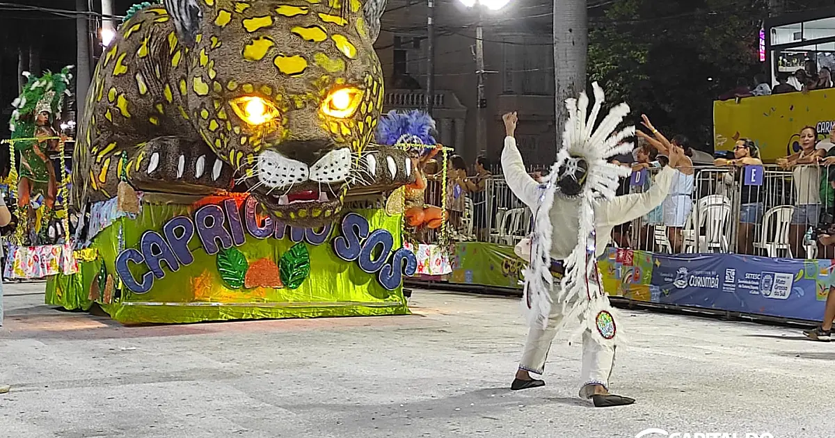 Caprichosos de Corumbá emociona com lenda indígena de amor na avenida