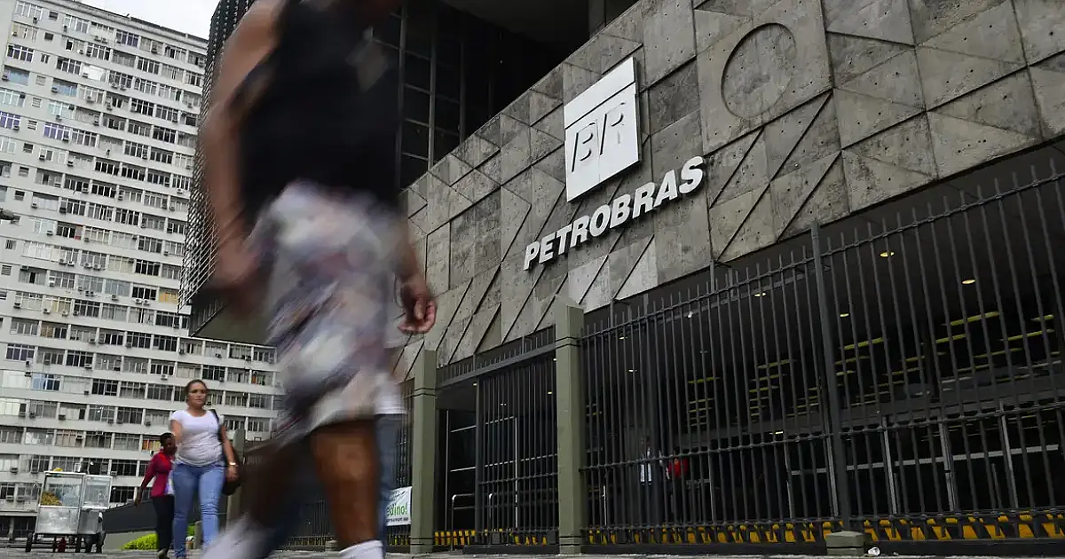 Petrobras diz que está entregando todo o combustível produzido