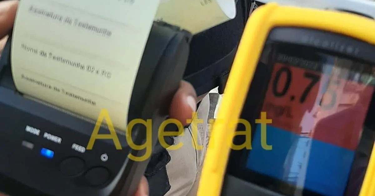Operação Trânsito Seguro flagra motorista embriagado com passageiro na carroceria