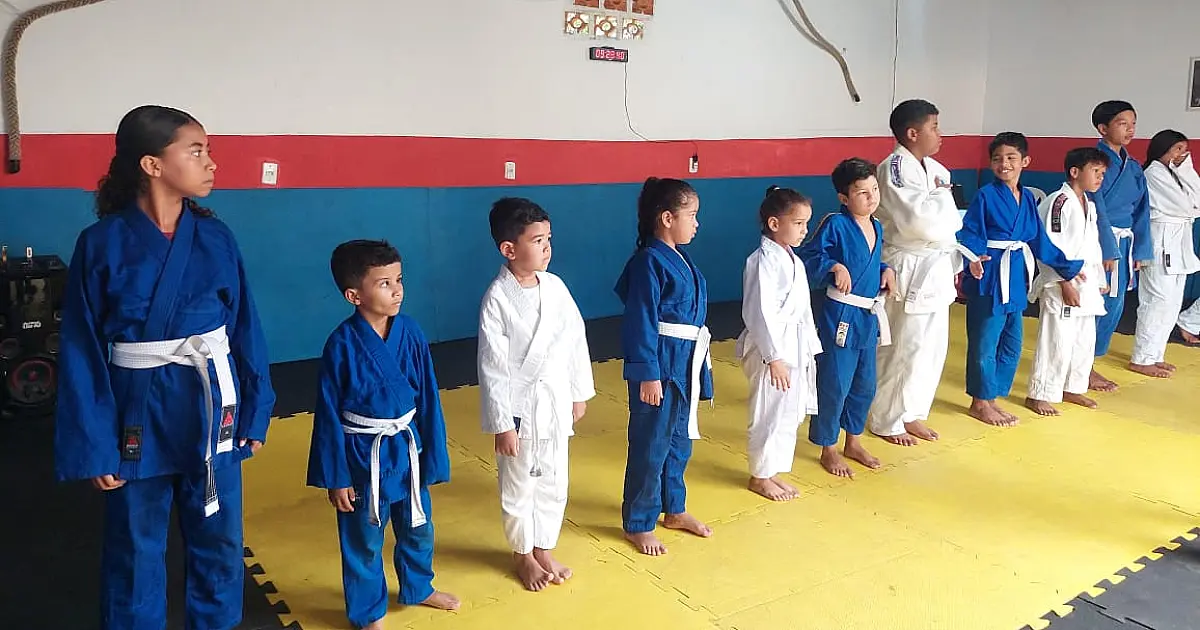 Projeto de judô oferece oportunidades e disciplina para jovens em Corumbá