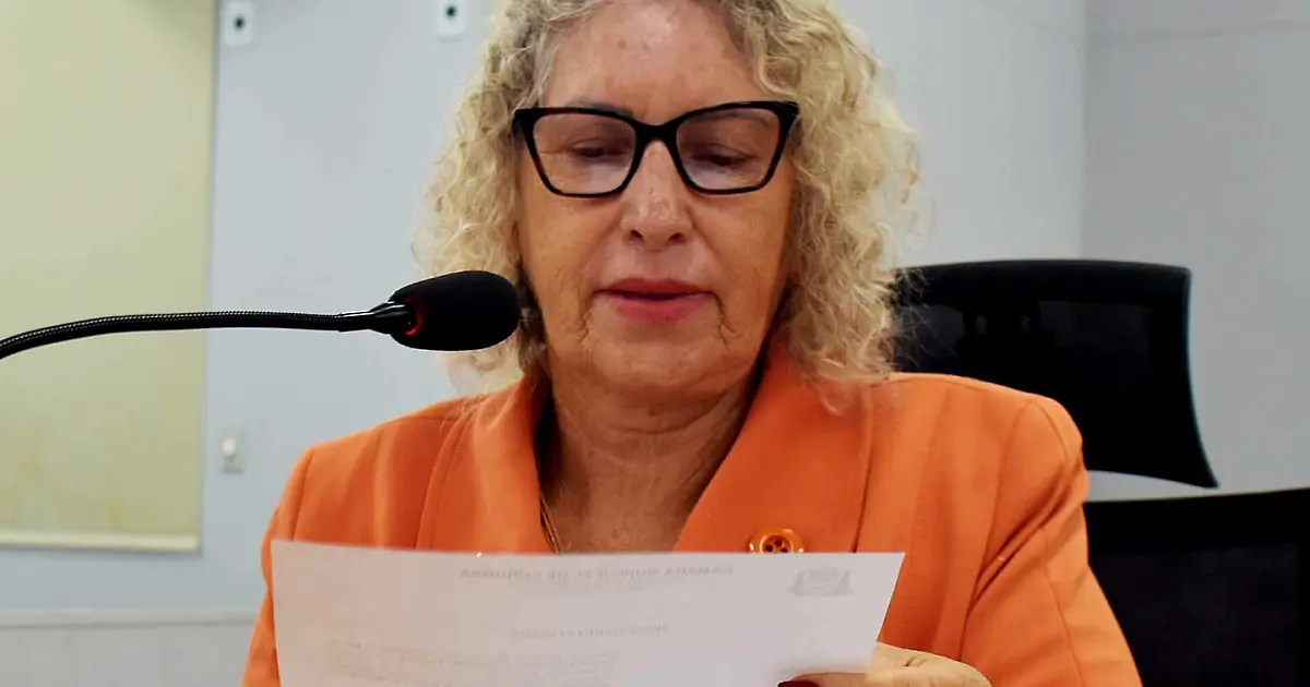 Nanah cobra ativação da iluminação no Porto Geral de Corumbá