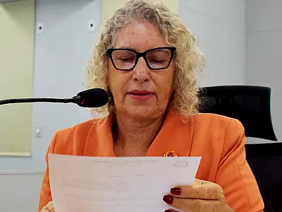 Nanah cobra ativação da iluminação no Porto Geral de Corumbá