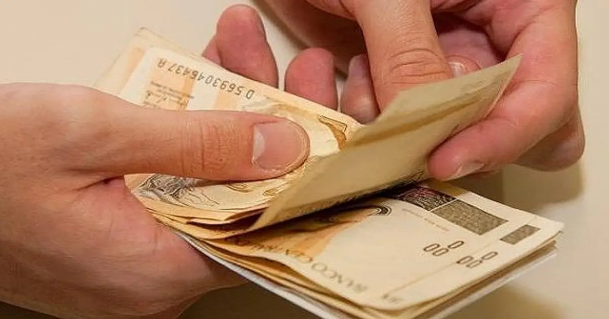 Orçamento prevê salário mínimo de R$ 1.210 em 2022