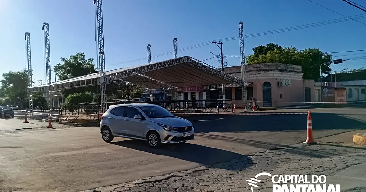 Ladário finaliza montagem de palco e anuncia interdições para o Carnaval