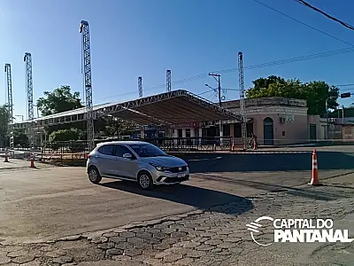Ladário finaliza montagem de palco e anuncia interdições para o Carnaval