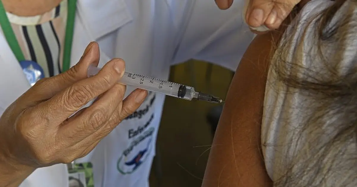 Aumento de casos de coqueluche no país alerta para importância da vacinação