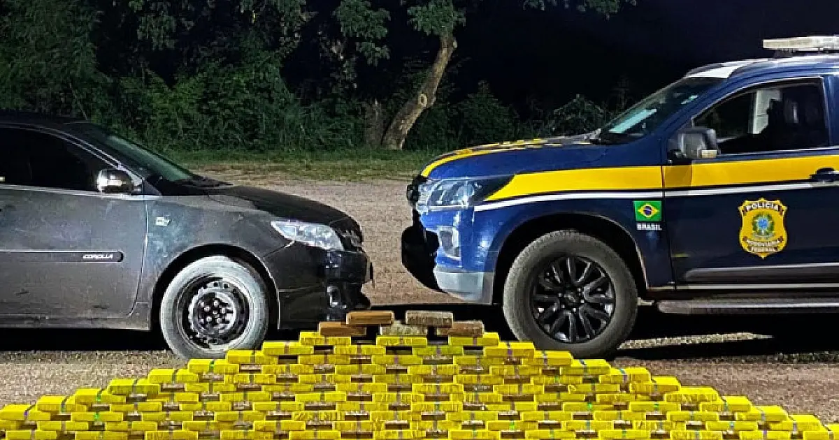 Motorista abandona carro em movimento e PRF apreende mais de 111 kg de drogas na BR 262