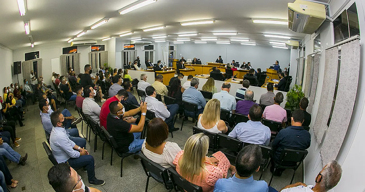 Cerimônia abre ano legislativo e empossa Marcelo Araújo como vereador