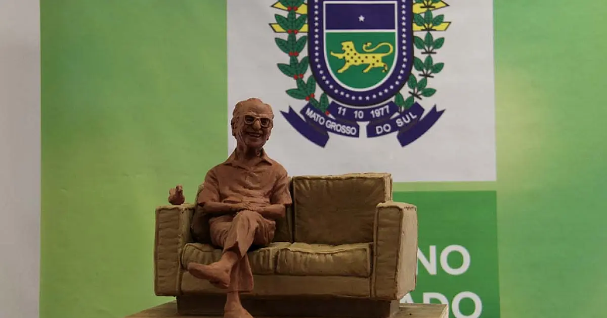 Manoel de Barros será homenageado com estátua em tamanho real na Afonso Pena