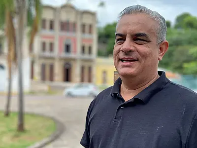 Luciano Costa se filia ao PSB e anuncia pré-candidatura a deputado federal