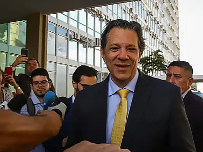 Haddad comemora aprovação da isenção do IR na Câmara