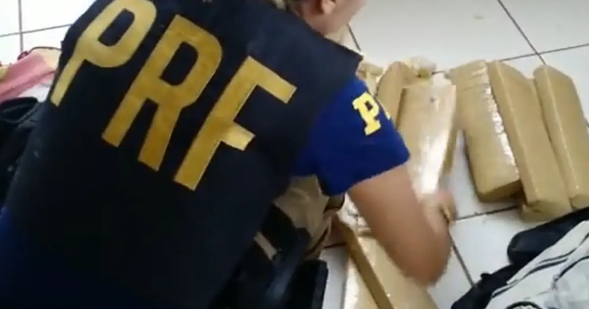 Passageira é presa com quase 20 quilos de maconha na BR 060