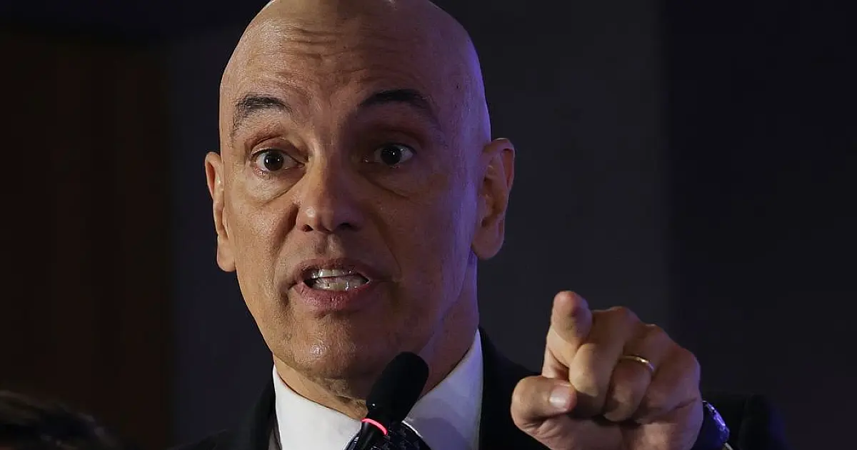 Bolsonaro preso: Moraes rejeita pedido de prisão domiciliar