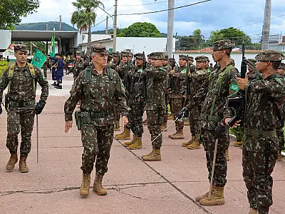 Comandante Militar do Oeste visita a 18ª Brigada de Infantaria do Pantanal