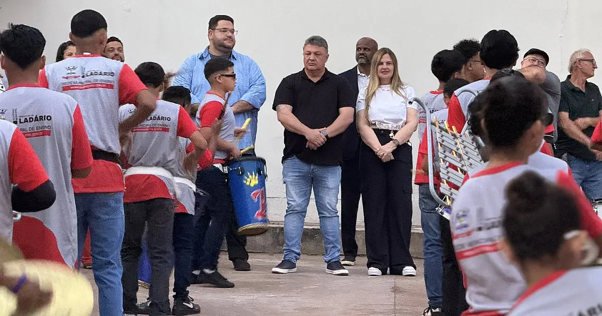 Ladário inicia celebrações dos 247 anos com alvorada festiva