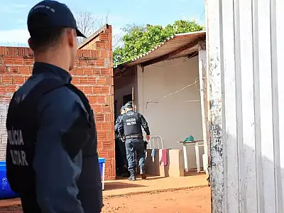 Mulher mata namorado a tijoladas após ser espancada