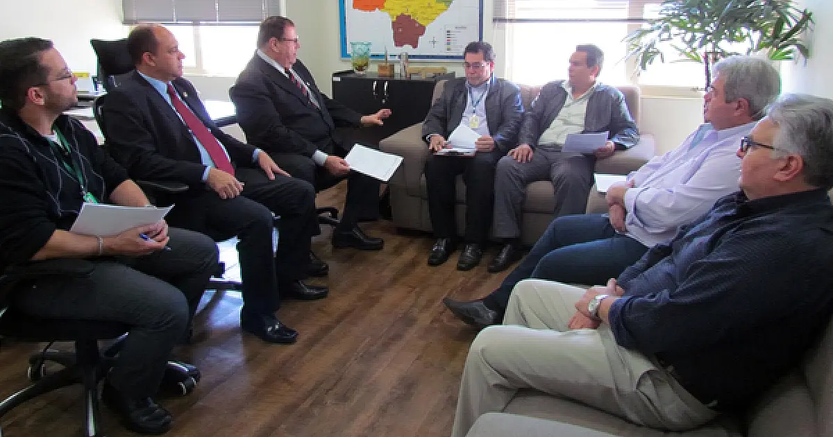 Agepen e Anatel discutem ações para bloqueio de sinal de celular em presídios