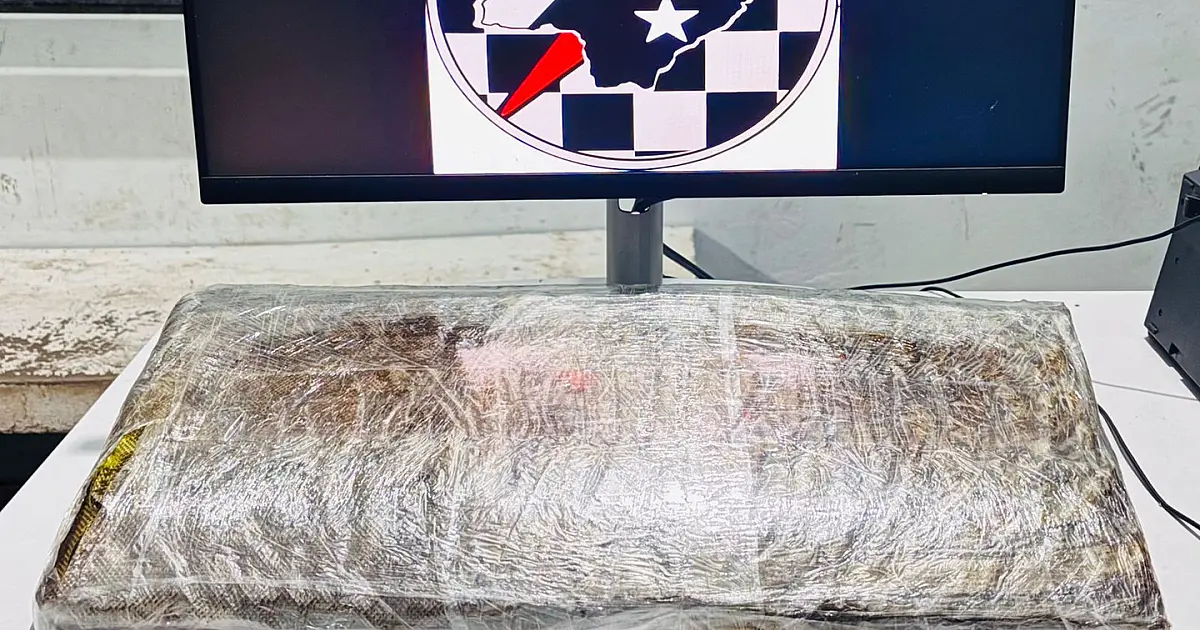 Fiscalização flagra passageiro com 2.168 kg de maconha na bagagem