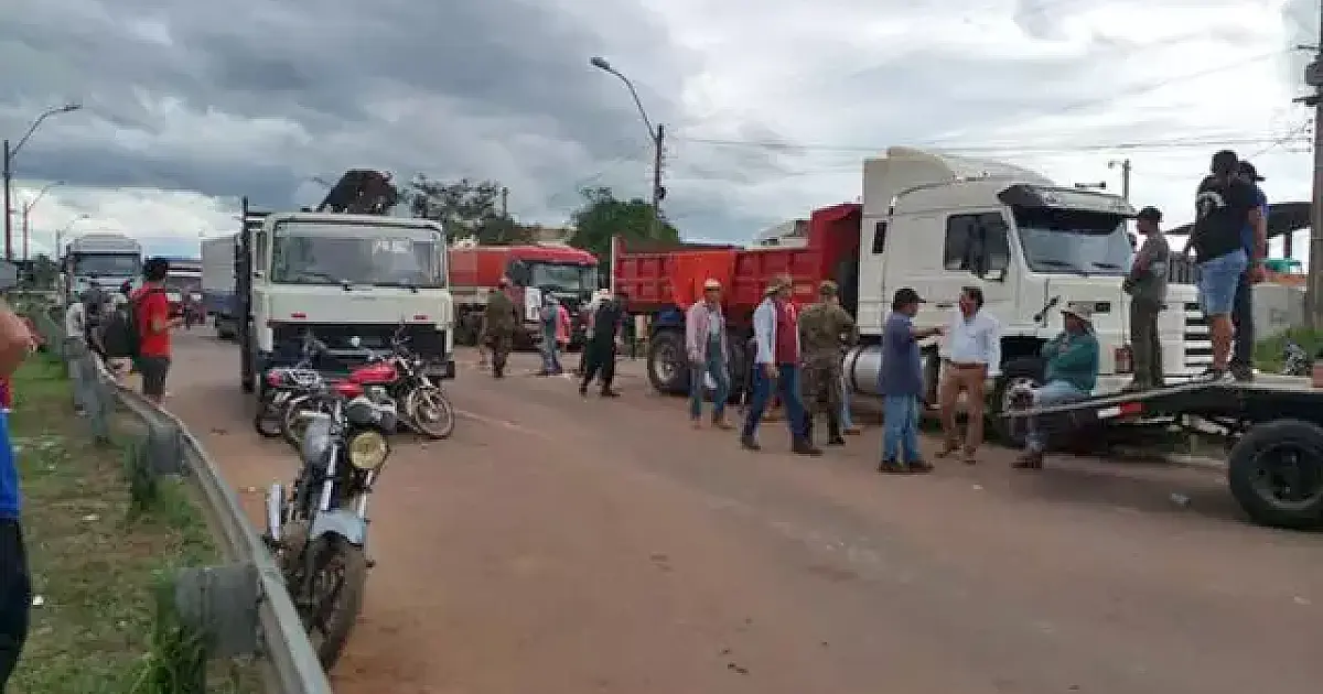 Lei baixa preço dos combustíveis no Paraguai e termina com bloqueio de caminhoneiros