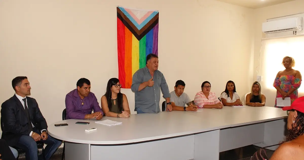 Ladário assume compromisso de atender demandas da Comunidade Trans