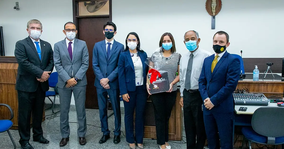 Comarca de Corumbá promove integração com juíza boliviana