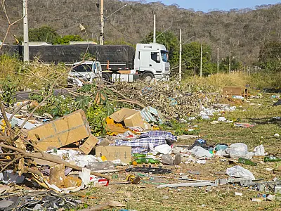 Coleta de resíduos é intensificada com cronograma fixo por bairros
