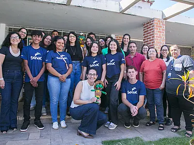 Joca ganha boneco e materiais educativos para reforçar educação ambiental em Corumbá