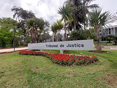 Nora é condenada por utilizar cartão bancário da sogra com Alzheimer